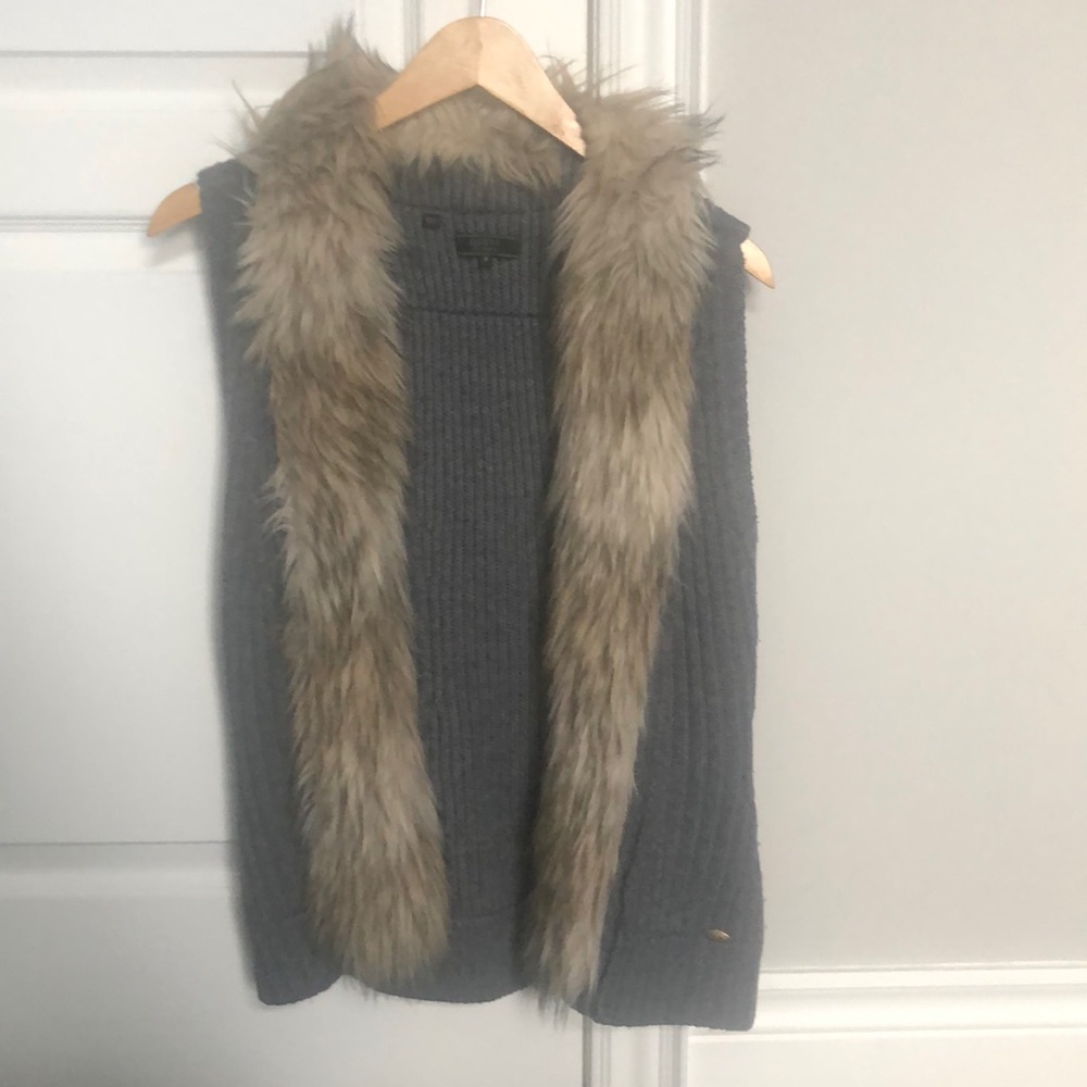 Guess, cream fur and grey sweater vest, size M